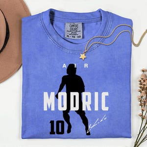 Comfort Colors® Air Modric #10 Soccer Player Tribute Graphic Tee, Croatia Football Star Signature Design, 2026 World Cup Fan Unisex T-Shirt image 6