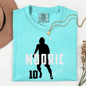 Comfort Colors® Air Modric #10 Soccer Player Tribute Graphic Tee, Croatia Football Star Signature Design, 2026 World Cup Fan Unisex T-Shirt image 4