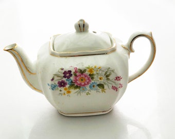 Sadler Staffordshire England Minister Series King Charles I Porcelain Teapot