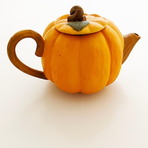 Ceramic Teapot - Empress Arts & Crafts, Icc. 1992 pumpkin shaped