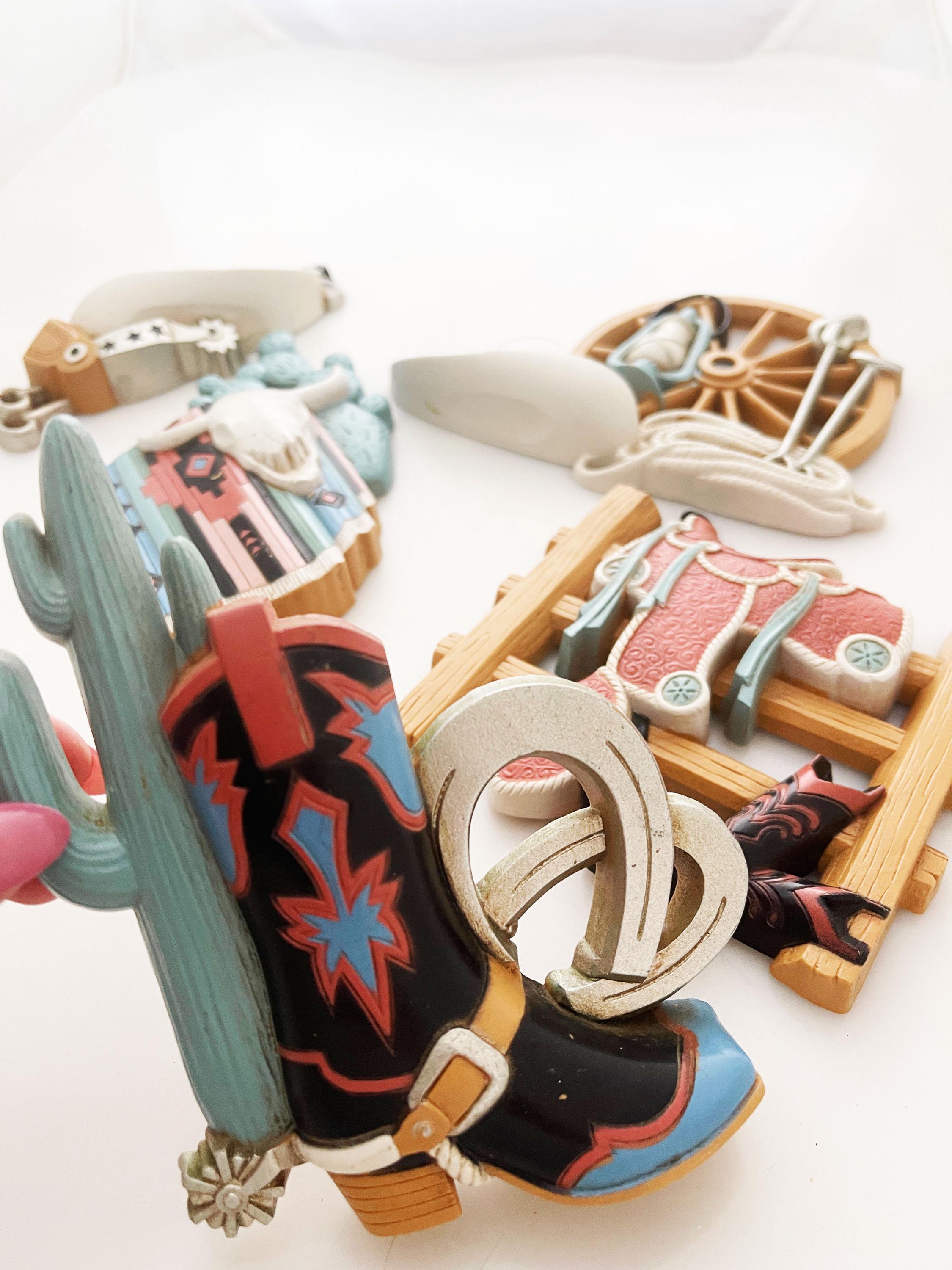 Southwestern Themed Wall Decor - Faux Wood Vintage Set of Five