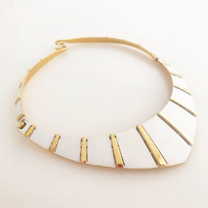 Vintage Trifari colar bib necklace- Gold White enamel striped