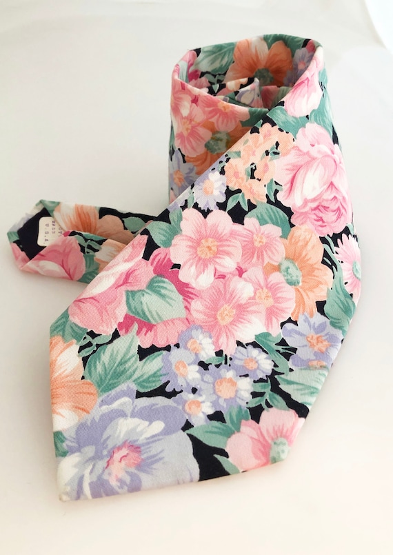 Tie- Cotton Floral Spring 100% cotton by 417 Van H