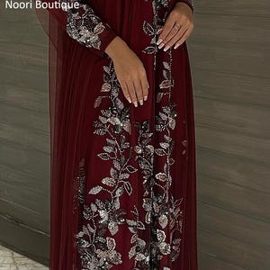 maroon silver dress When silver lines meet the right maroon. Xenna Sleeveless Maroon keeps the  contrast bold but balanced. Is this your kind of statement dress?