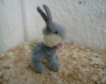 Vtg.Ara,rabbit,bunny,handmade of pure wool,Austria,miniature,1 1/4'' or 3 cm.