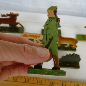 pre-1940&#39;s,10 piece,putz,rare,safari,forest,animals,hunter,trees,figures,flat,carved,wooden,erzgebirge miniatures,German handmade farm.