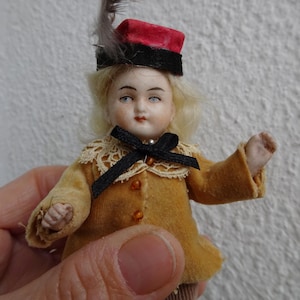 antique,all bisque,10 cm.or 4&#39;&#39; German,mignonette doll,wire jointed limbs,fixed head.
