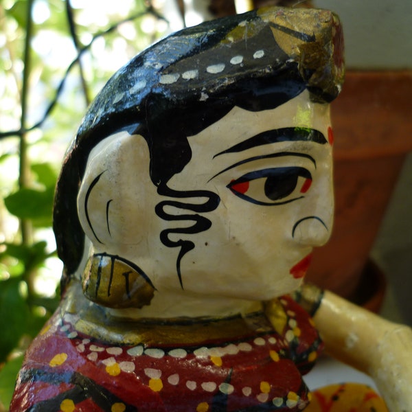 vintage,Asiatique,Rajasthan,sculpté,en bois,personnage polychrome,femme assise avec harmonium