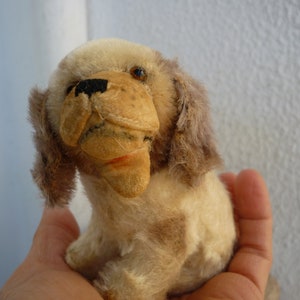 vintage,small,1950&#39;s seated,Steiff Cockie,mohair,dog,swivel head,open mouth,silverscript button.