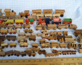 over 100 pieces,Joblot of vintage,German putz,mini wooden trains & carriages for your dolls,dollhouse or teddy bears,erzgebirge miniatures.