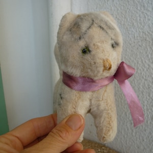 vintage,wood stuffed,small,plush,German cat,green,glass eyes,embroidered,pink nose.