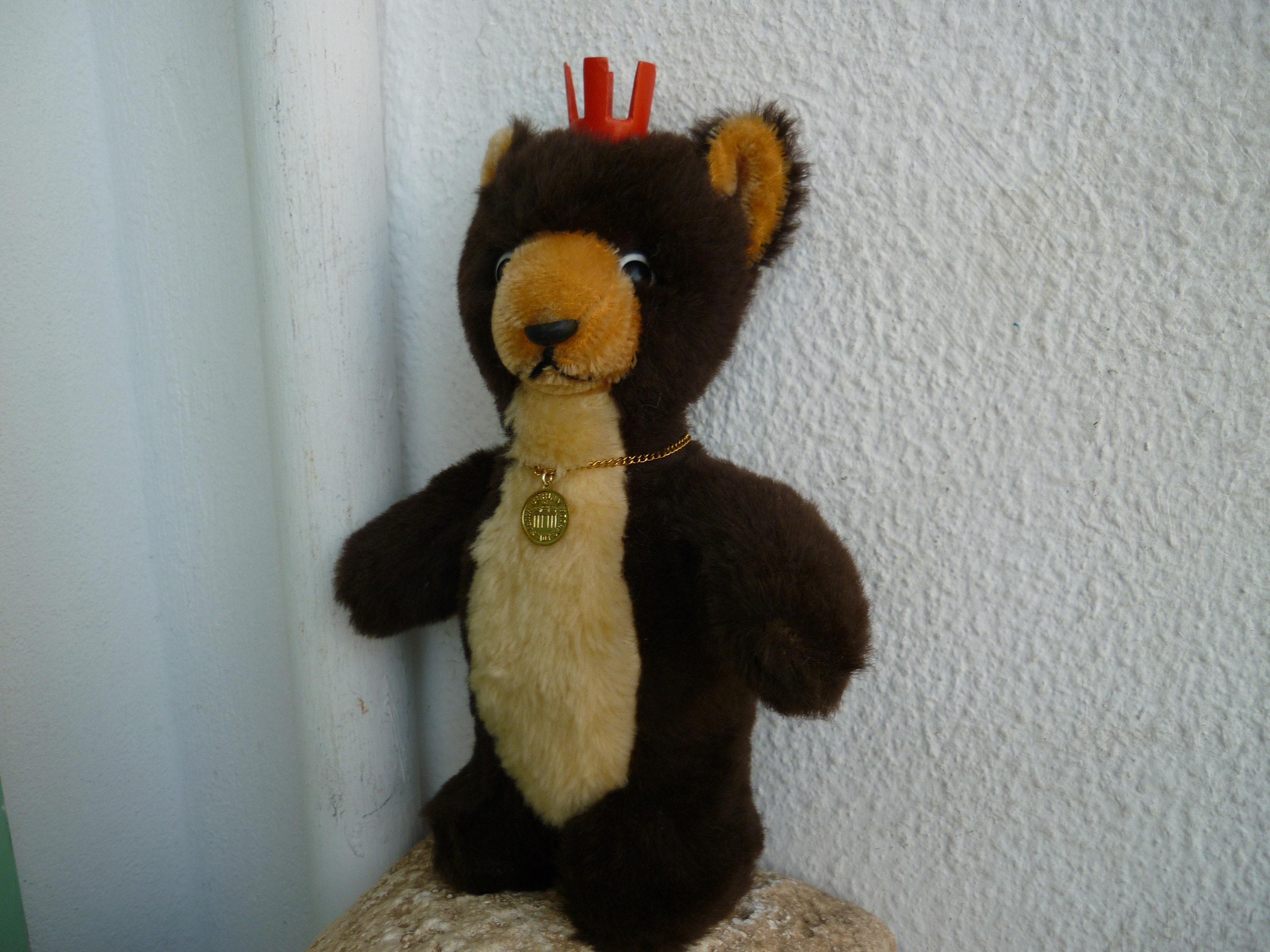 Vintage Ddr,plush Bear,berlin With Medallion & Red Crown,10