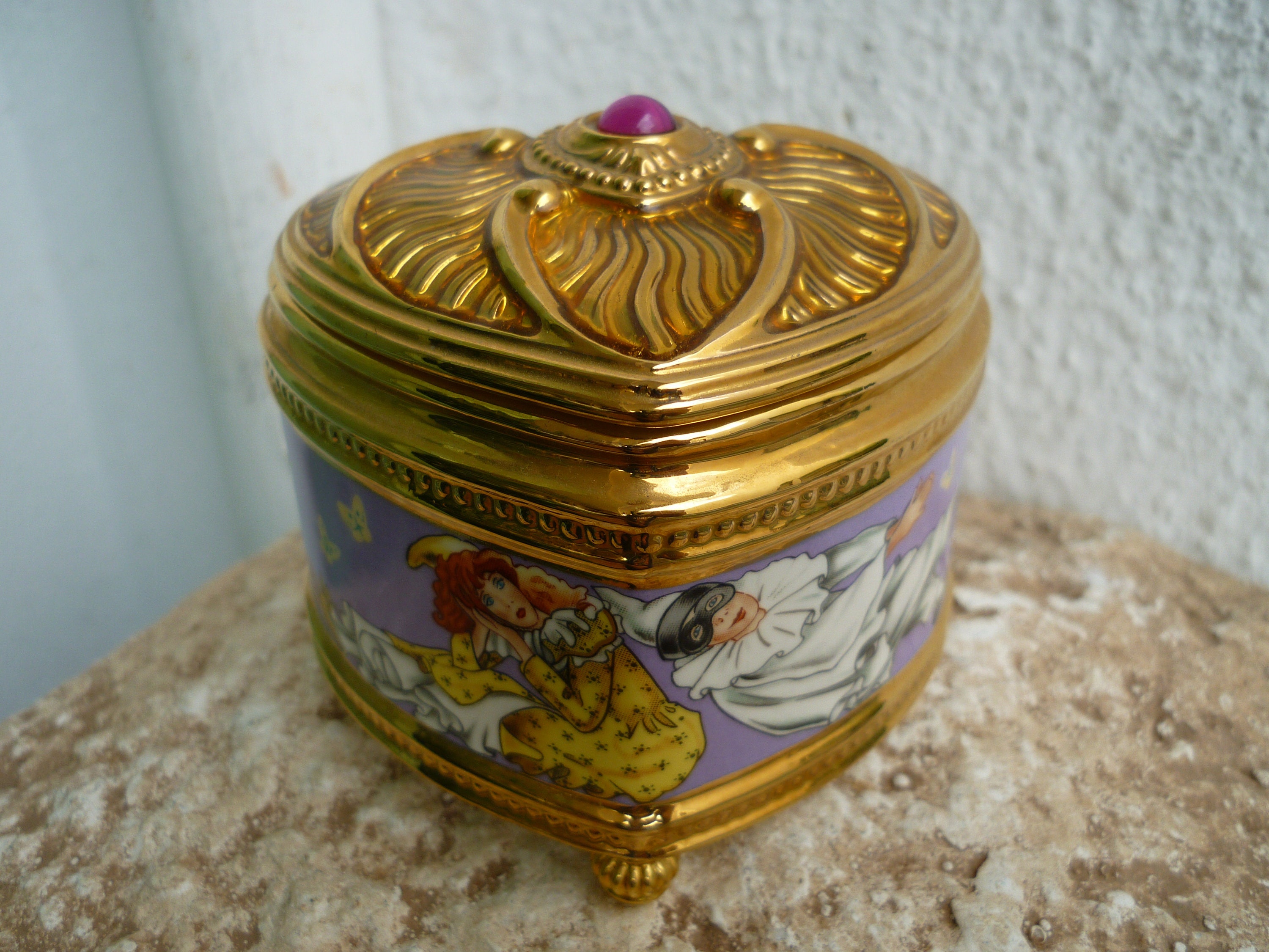 The Franklin Mint,house of Fabergé,pulcinella,small,vintage,porcelain,music Box,with Fine 24K Gold Highlights. - Etsy The Franklin Mint,house of Fabergé,pulcinella,small,vintage,porcelain,music Box,with Fine 24K Gold Highlights. - Etsy