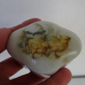 vintage,small,glazed ceramic,white,pot with Easter chicks design on lid,Porcelain box with lid.