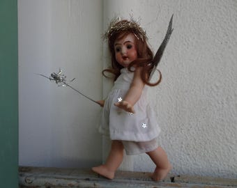 アンティークのドイツ人形のクリスマス妖精の飾り、ヴィンテージの