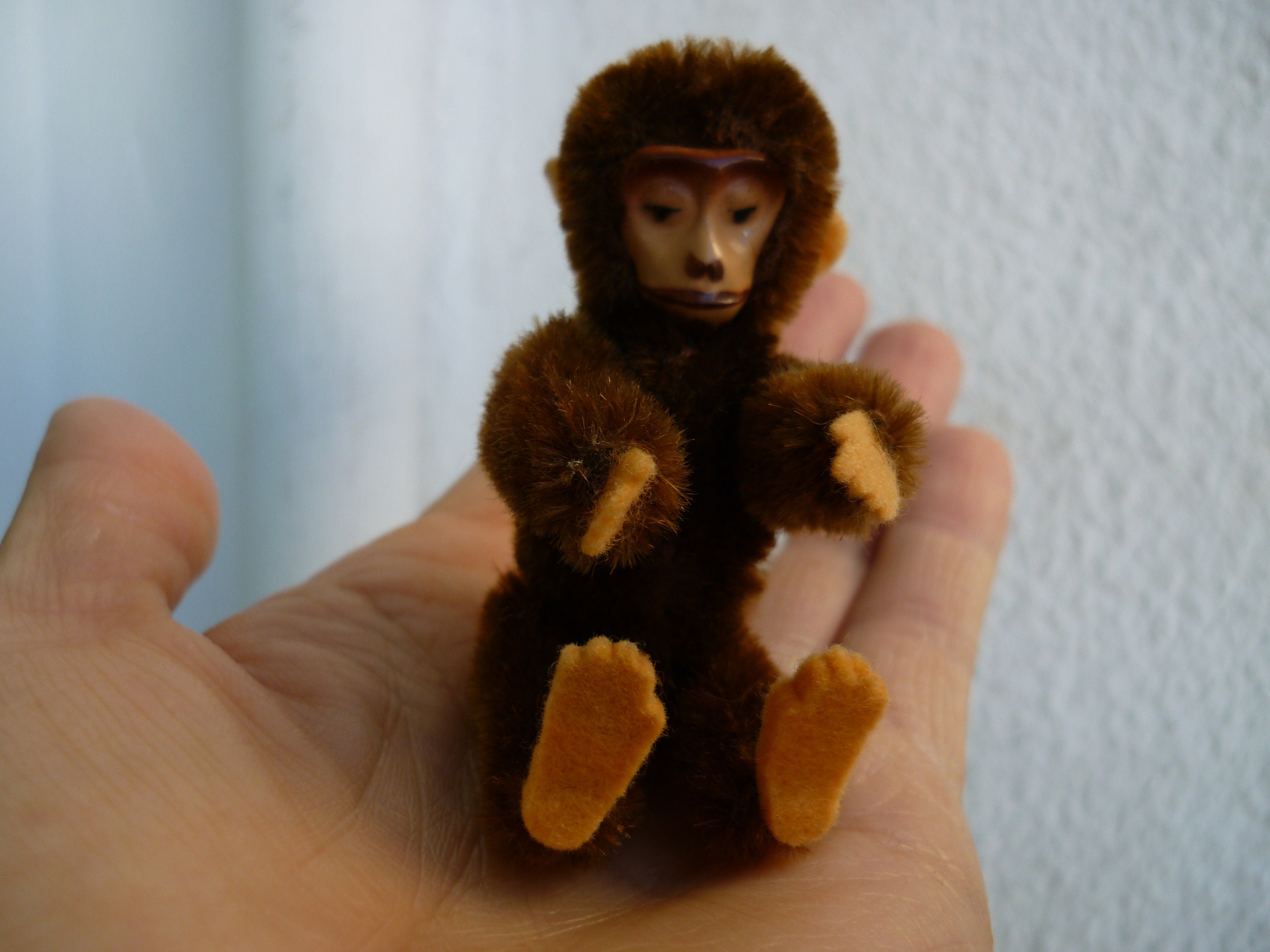 ドイツ　シュコー　舌を出すお猿さん ドイツ製 Schuco ヴィンテージ 子サル ぬいぐるみ