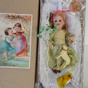 Antike,französische,Mignonette,Bisquitkopf,kompo.Körper,5 ''in Karteikasten mit Putz Schäfchen.