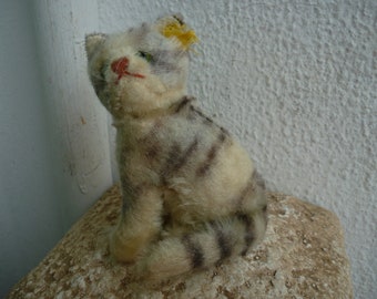 vintage Steiff Susi,sitting cat,vintage,stuffed kitty,green eyes,sewn nose,mohair,swivel head,silverscript ear button.