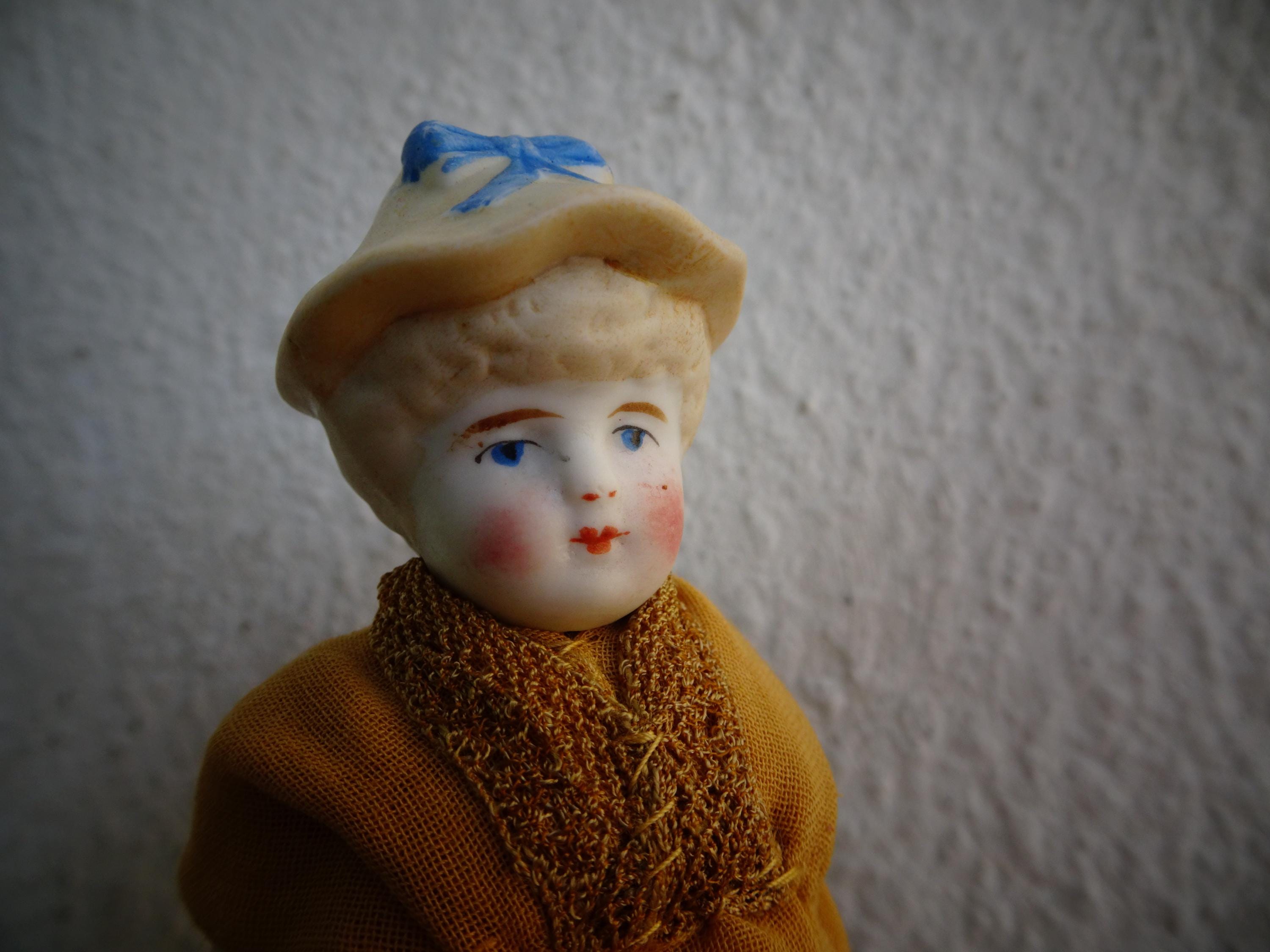 Mignonnette Ancienne Allemande En Biscuit - 16 Cm, Poupée Vintage
