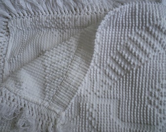 vintage,heavy,white,candlewick bed spread or throw,1960's 94'' x 68'' plus 3'' fringe on 3 sides