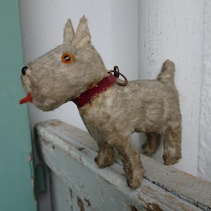antiek, Frans, terriërtype hond voor je antieke poppen, grijs, grijs konijnenleer, glazen ogen.