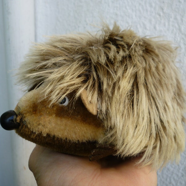 vintage,Steiff,long haired,Joggi hedgehog,silverscript button.