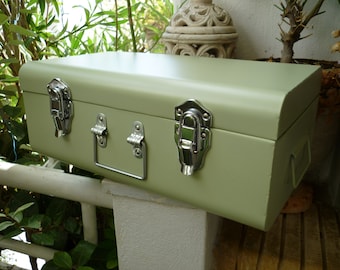 small,green,tin suitcase with handle,handheld luggage,mini case,make-up,craft,lunch box.