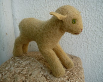 vintage,Steiff,lamb,sheep,time-worn little lamb,glass eyes,threadbare,worn.No ids,ear torn.