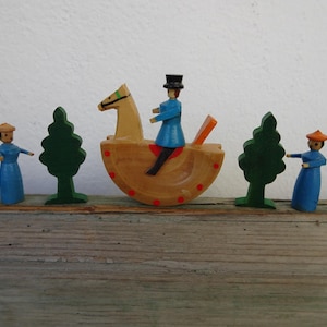 lot of 5 early Erzgebirge figures & trees handmade,putz vintage,German,wood miniatures.