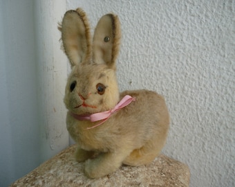 vintage,Steiff Sonny rabbit,mohair,sitting hare,bunny rabbit,sewn nose,glass eyes,swivel head,silverscript ear button.