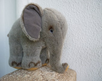 ヴィンテージ シュタイフ エレファント ぬいぐるみ：20世紀初頭の
