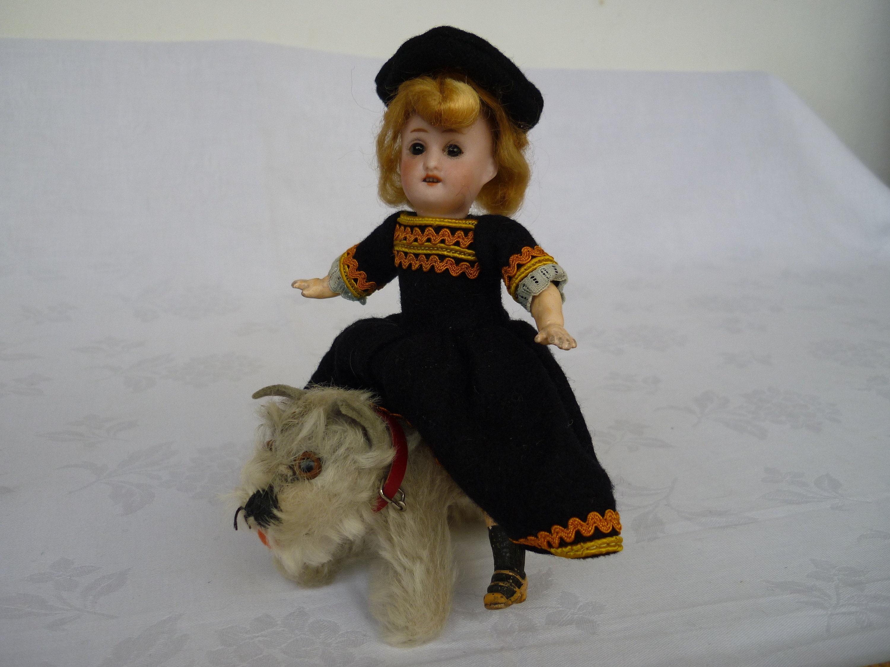 アンティーク、シュタイフ テッシー、小型シュナウザー、赤い