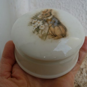 vintage,round,glazed ceramic pot with bunny rabbit design on lid,trinket dish.Porcelain box with lid,Victorian Easter.