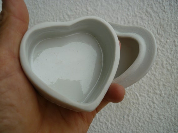 joblot of 1980's,small,ceramic,white,heart shaped… - image 6