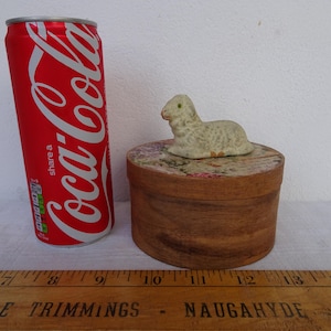 antiguo, miniatura, putz, alemán, oveja, pappe, papel maché, composición, en caja redonda de balsa.