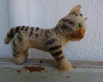 シュタイフ　「Gussy Cat」 Steiff cat Gussy with IDs large 7 inches vintage 1966 to