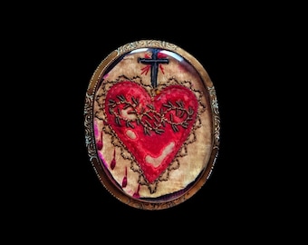 Antique SACRED HEART Embroidery LOVE Locket Brooch Mourning Jewellery, Token of Love, Bleeding Heart of Jesus Reliquary, Early Photography