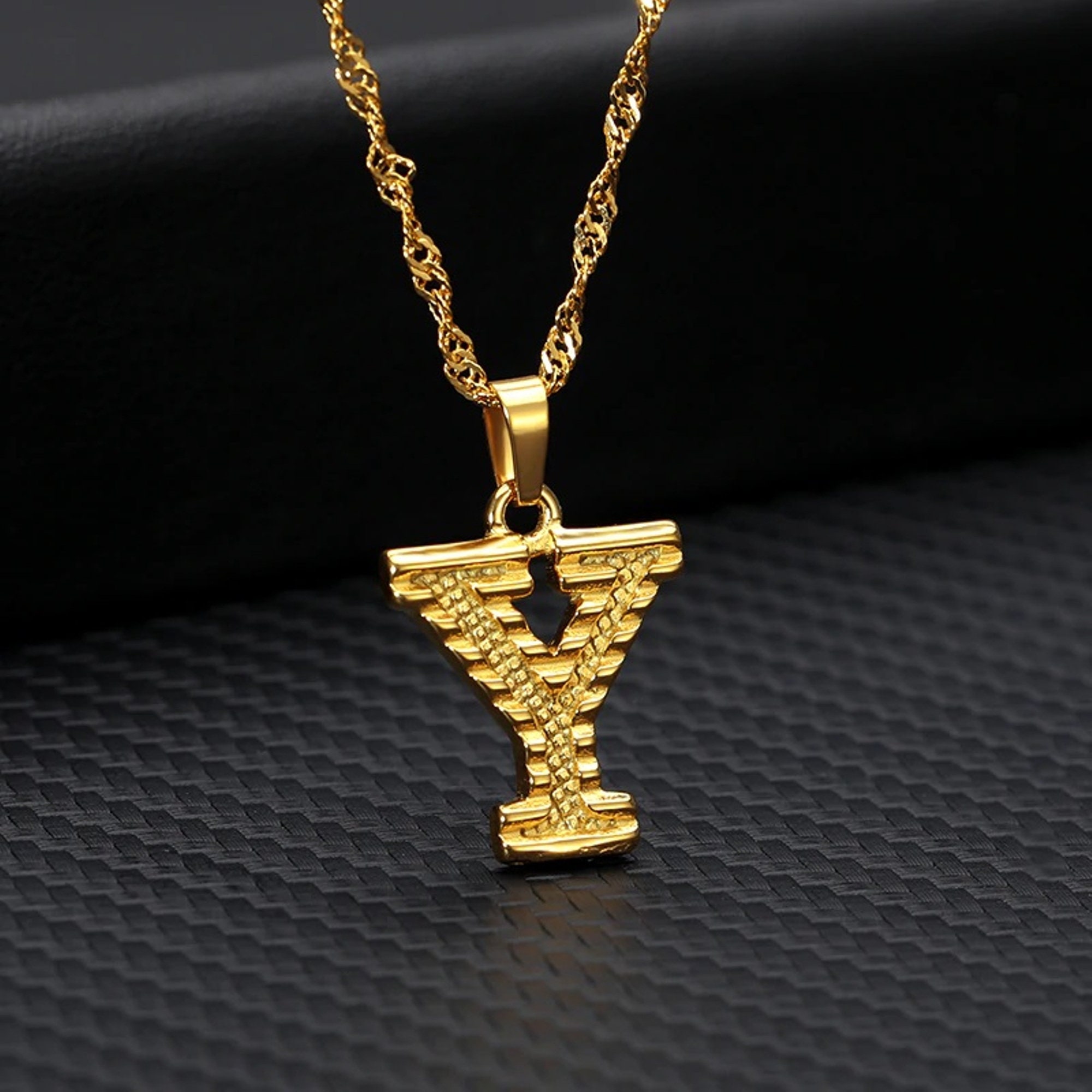 collier avec lettre