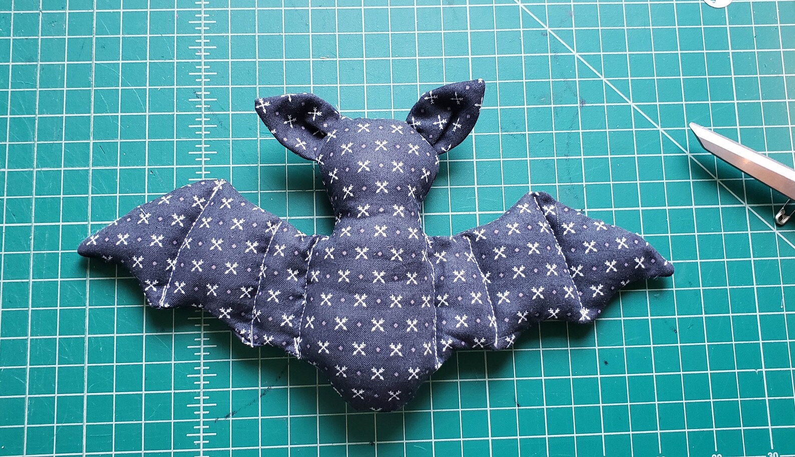 Plush Bat Sewing Pattern and Tutorial, Halloween - Etsy