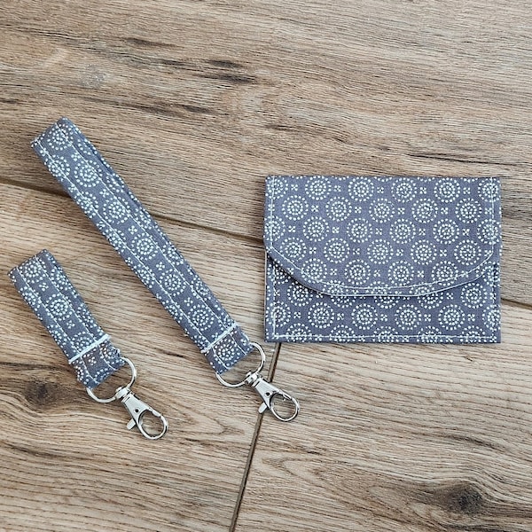 Small Wallet and key fob wristlet Sewing Pattern and Tutorial PDF