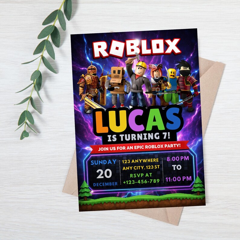 Pu&ograve; includere: Un colorato invito per una festa di compleanno a tema Roblox. L'invito presenta il logo Roblox, illustrazioni dei personaggi e il testo "LUCAS COMPIE 7 ANNI!". Include i dettagli della festa: data, ora, luogo e informazioni RSVP.