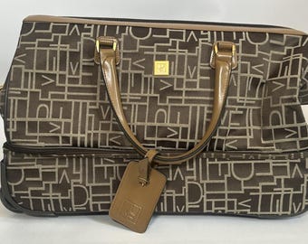 DIANE Von FURSTENBERG Brun Resväska med hjul och signaturlogotyp DVF
