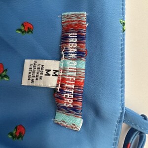Blaues Kleid Urban Outfitters Kirschen Größe M Sommer Slip für jeden Anlass Bild 6