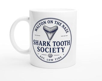 Walton auf der Naze Shark Tooth Society Tasse, Fossilienjagd Küstenkaffeetasse