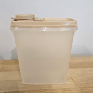 Vintage 1980s Tupperware Store n Pour Junior Cereal Keeper 499 with Tight & Snap Flip Pour Spout Cap