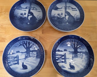 Plato navideño de colección Royal Copenhagen de Dinamarca, de la década de 1970 - Se vende por unidad