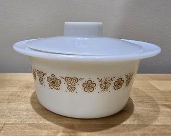 Manteigueira redonda vintage Pyrex Corelle Butterfly dourada com tampa