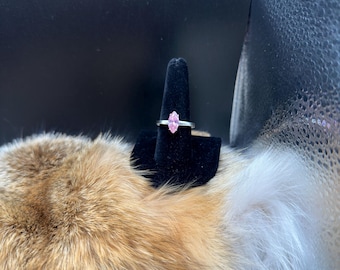 Beautiful .925 sterling silver ring with a beautiful marquise-cut pink Sri Lankan sapphire
