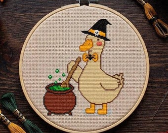 Kreuzstichmuster „Kesselgans“, lustige Hexe braut Zaubertrank mit Gans, gruselige Halloween-Kreuzstichvorlage (PDF), Gothic-Zimmerdeko, Anfängervorlage
