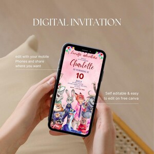 Puede incluir: Un tel&eacute;fono inteligente muestra una invitaci&oacute;n digital con fondo rosa y banderines coloridos. El texto dice "Zootopia adventure", "Charlotte IS TURNING 3!", "10 JULY" e incluye marcadores de posici&oacute;n para la hora, la ubicaci&oacute;n y el RSVP.